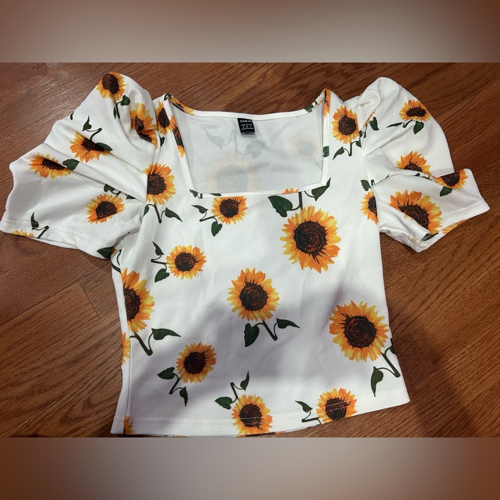 Sunflower Print Puff Sleeve Top